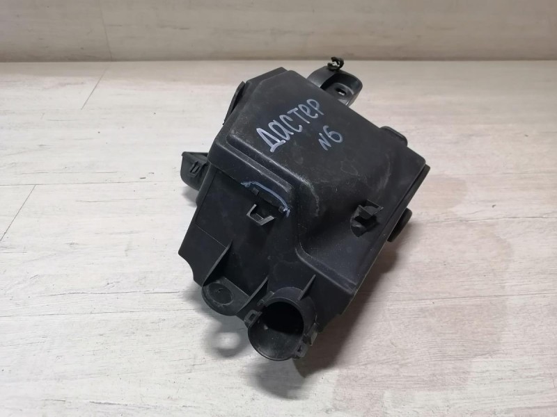 Duster №6 корпус блока предохранителей капота деф