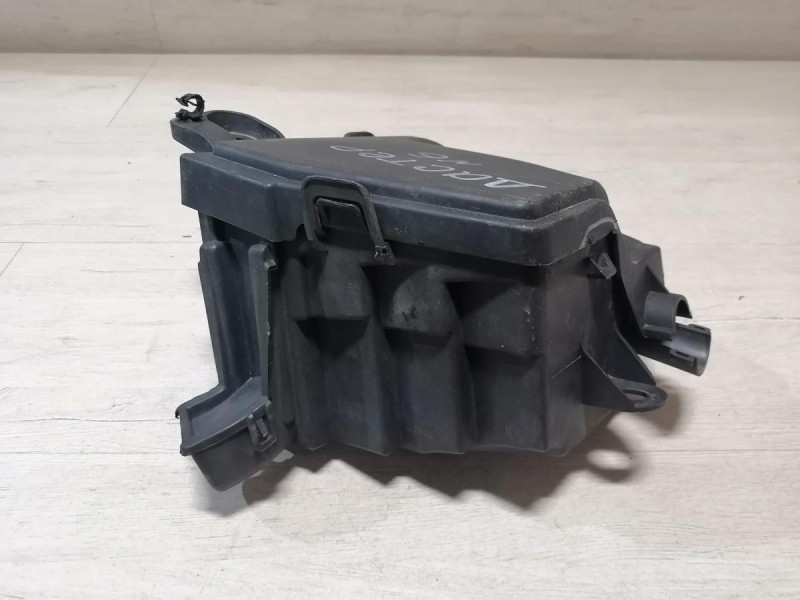 Duster №6 корпус блока предохранителей капота деф