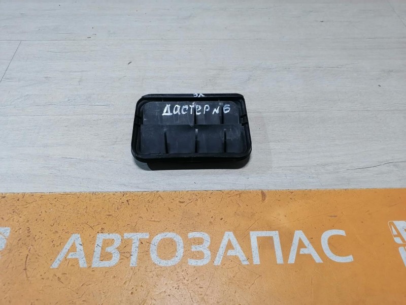 Duster №6 решетка вентиляции багажника