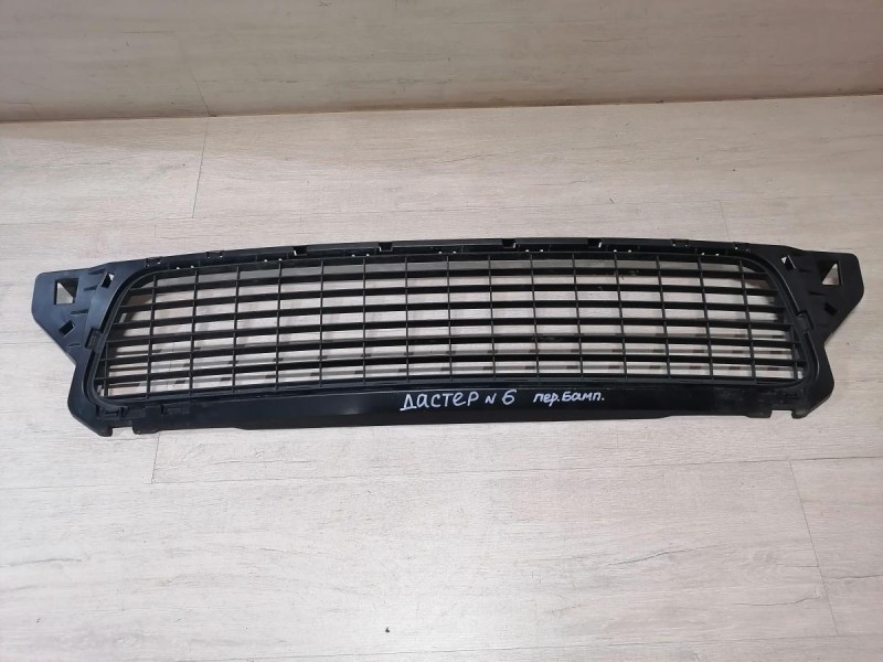 Duster №6 решетка переднего бампера