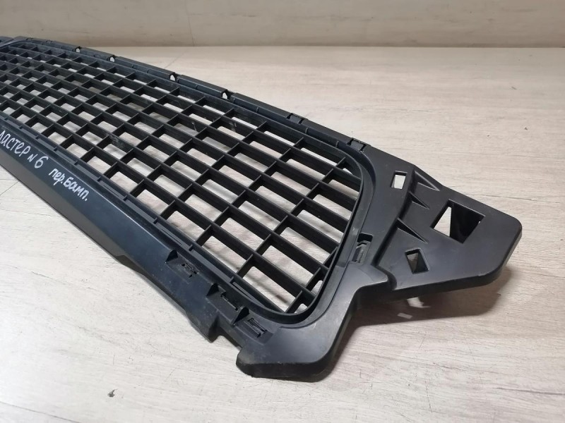 Duster №6 решетка переднего бампера