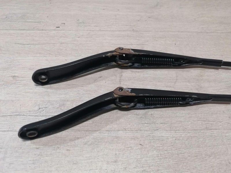 Duster №6 поводок дворников к-кт