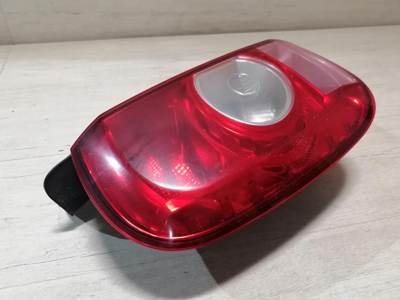 Duster №6 фонарь левый