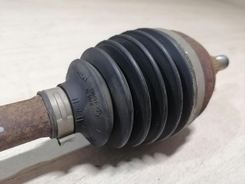 Duster №6 привод передний правый 4*4