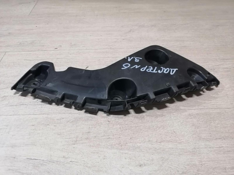 Duster №6 крепление заднего бампера левое