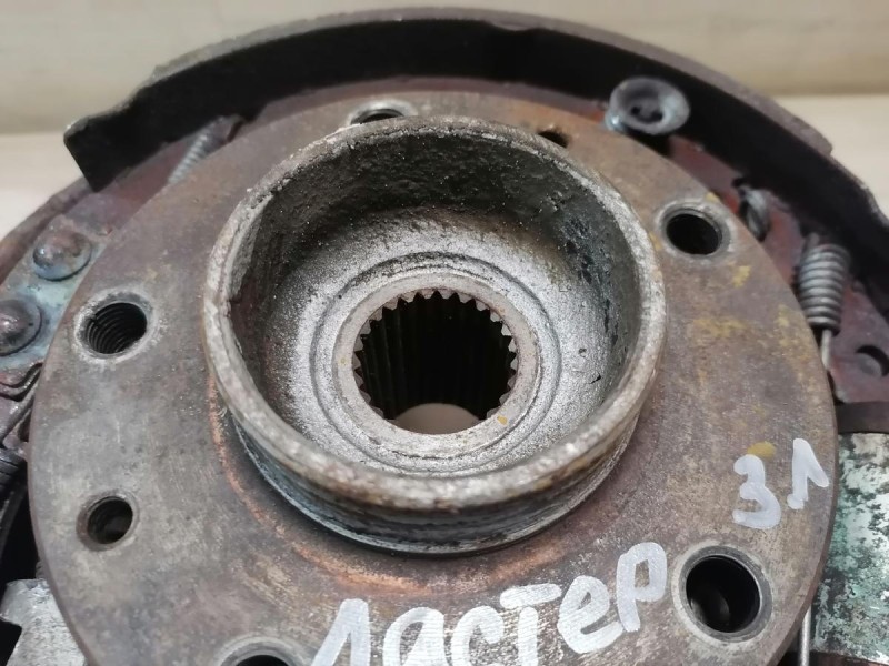 Duster №6 кулак задний левый правый ступица барабан тормозной ручник к-кт