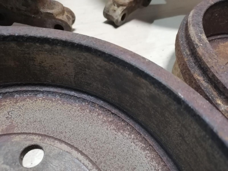 Duster №6 кулак задний левый правый ступица барабан тормозной ручник к-кт