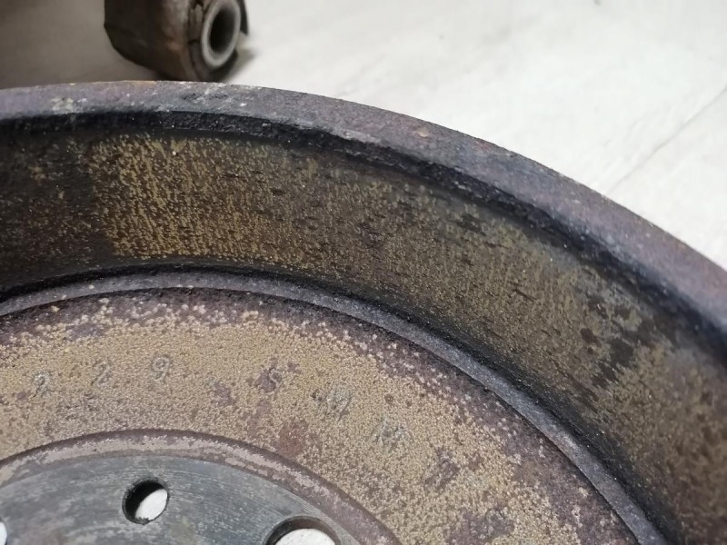 Duster №6 кулак задний левый правый ступица барабан тормозной ручник к-кт