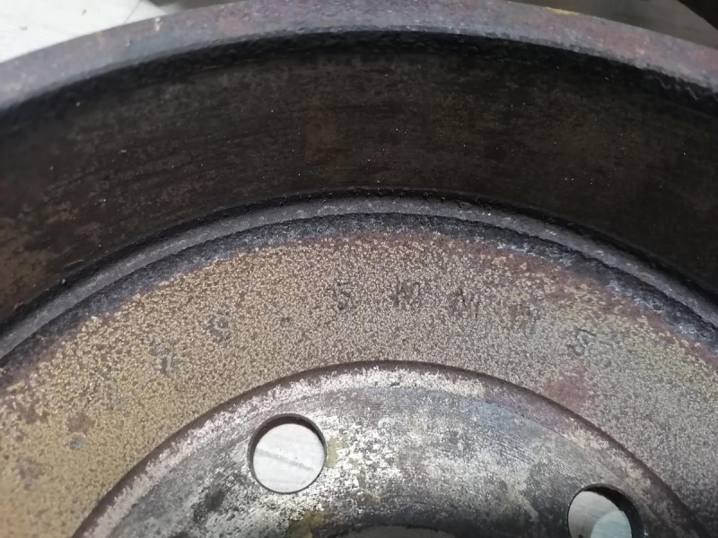 Duster №6 кулак задний левый правый ступица барабан тормозной ручник к-кт