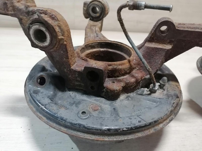 Duster №6 кулак задний левый правый ступица барабан тормозной ручник к-кт