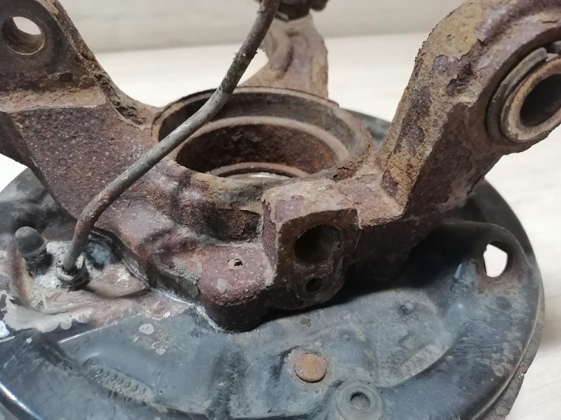 Duster №6 кулак задний левый правый ступица барабан тормозной ручник к-кт