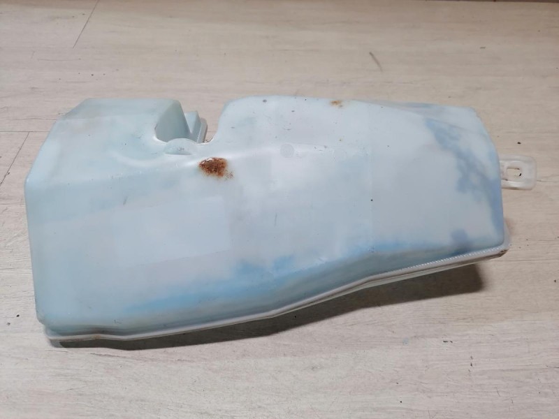 Duster №6 бачок омывателя лобового стекла