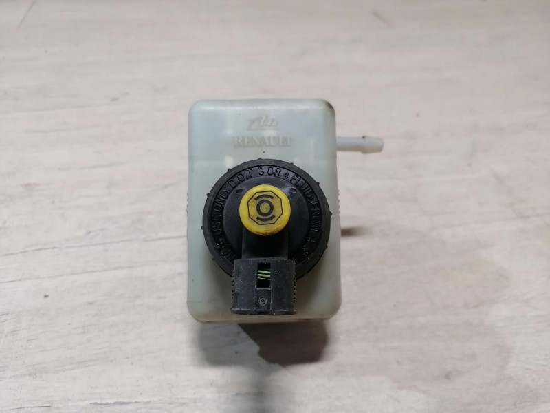 Duster №6 бачок тормозного цилиндра