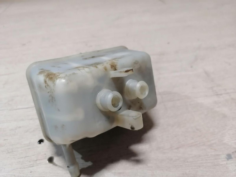 Duster №6 бачок тормозного цилиндра