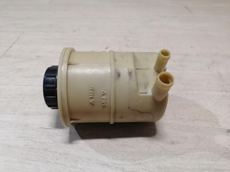 Duster №6 бачок ГУР