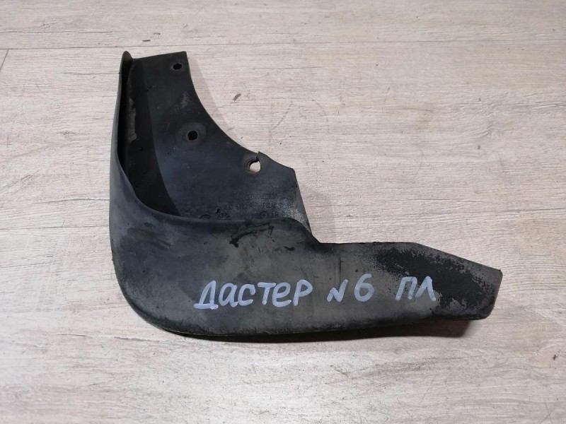 Duster №6 брызговик передний левый деф