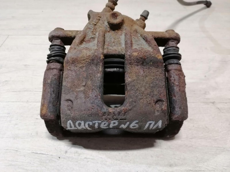 Duster №6 суппорт левый