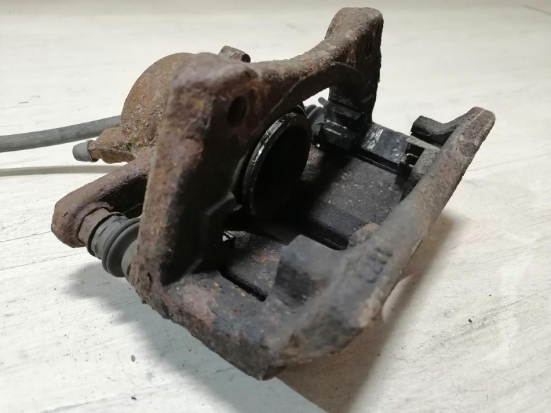 Duster №6 суппорт левый