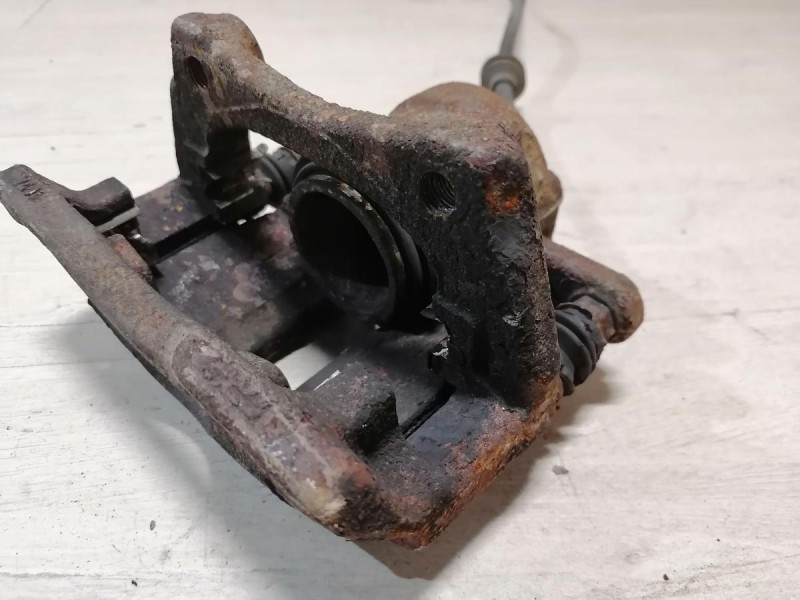 Duster №6 суппорт левый