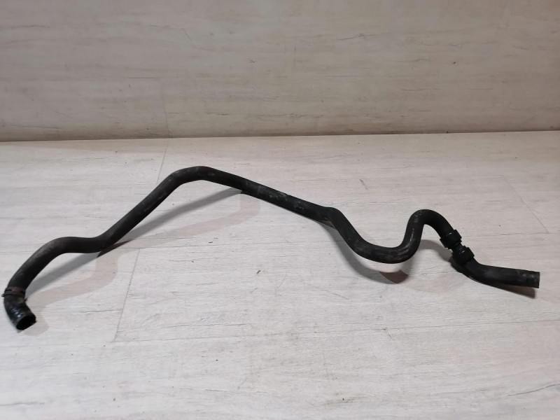 Duster №6 патрубок печки с клапаном прокачки