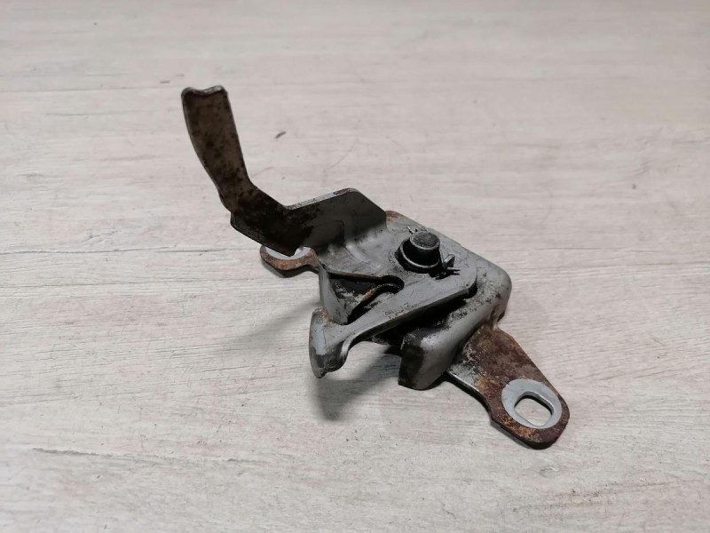 Duster №6 замок капота