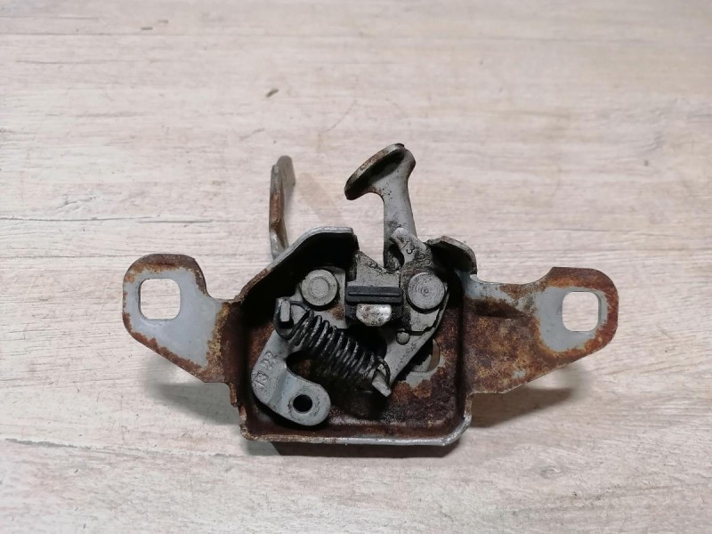 Duster №6 замок капота