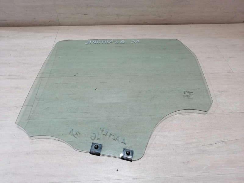 Duster №6 стекло заднее левое 11