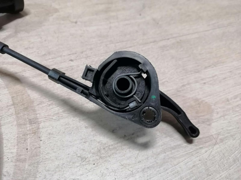 Duster №6 трос капота корректора фар