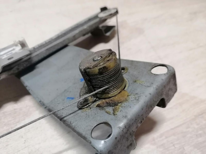 Duster №6 стеклоподъемник задний левый мех