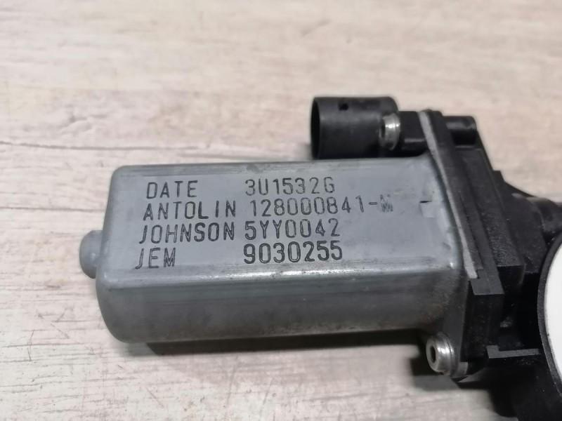 Duster №6 моторчик стеклоподъемника левый