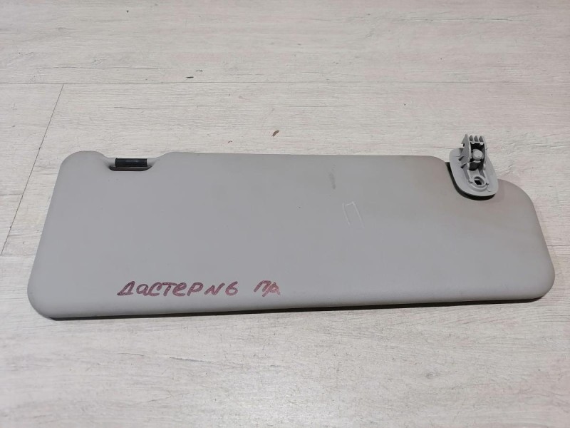 Duster №6 козырек солнцезащитный правый
