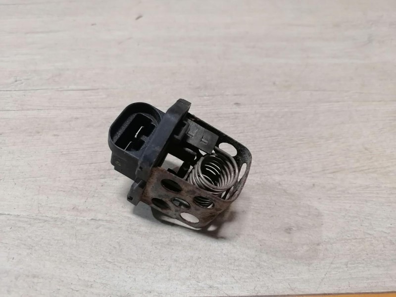 Duster №6 резистор вентилятора охлаждения двигателя