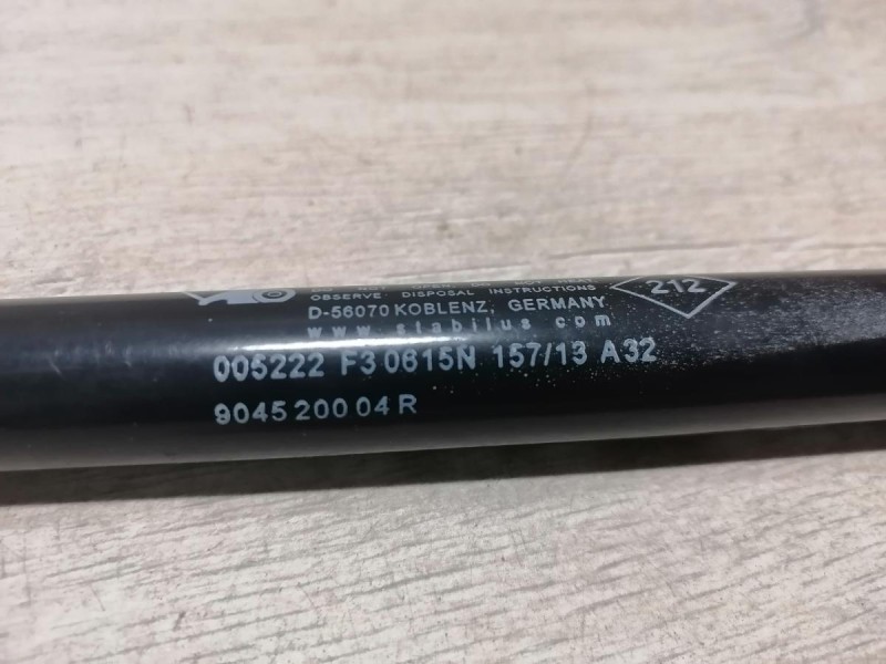 Duster №6 амортизатор крышки багажника