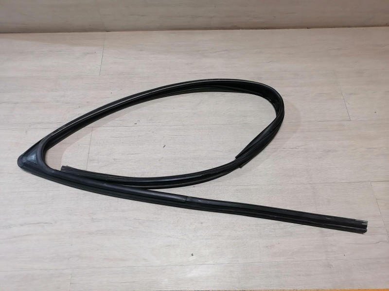 Duster №6 бархотка верхняя передняя левая