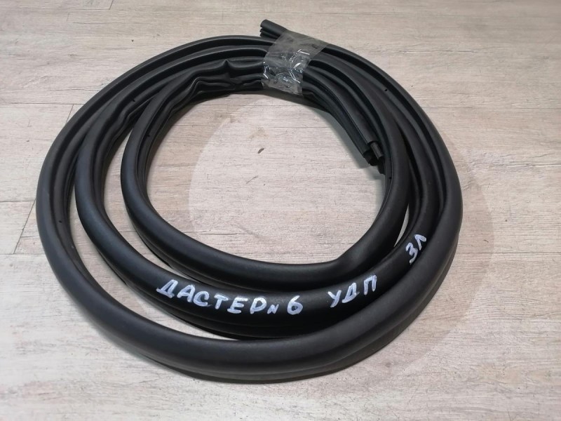 Duster №6 уплотнитель дверного проема задний левый