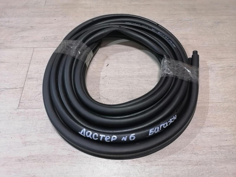 Duster №6 уплотнитель багажника