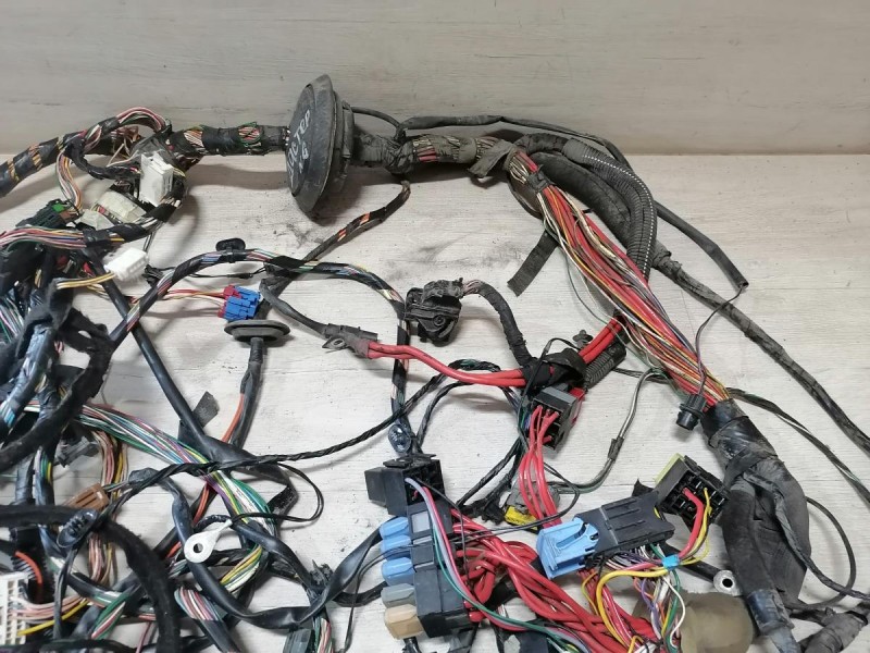 Duster №6 проводка салона 1,6 мкпп конд 4*4