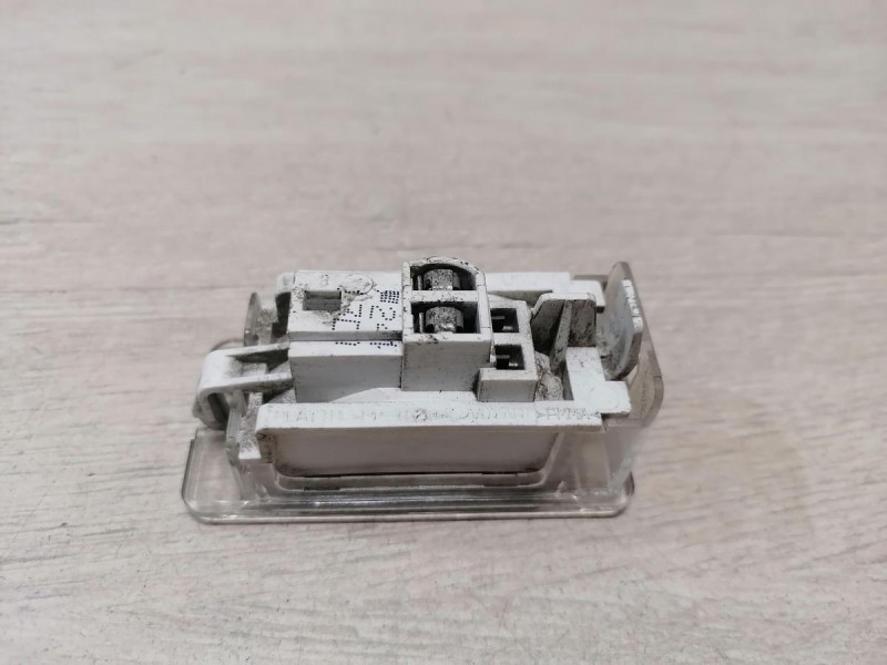 Duster №6 плафон багажника