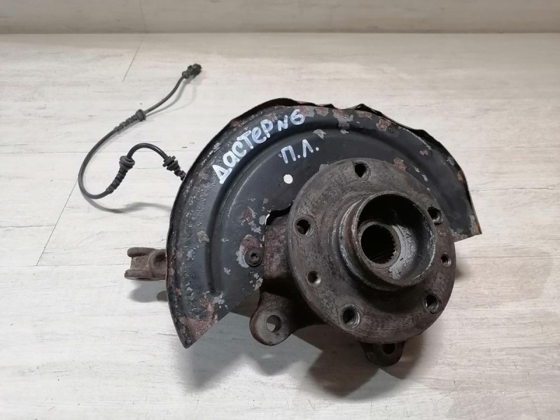 Duster №6 кулак передний левый