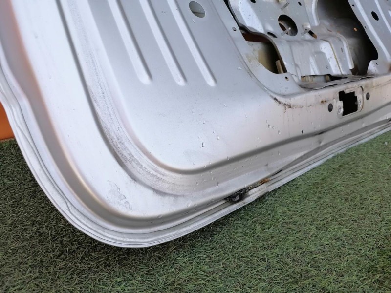 Duster №6 крышка багажника со стеклом деф