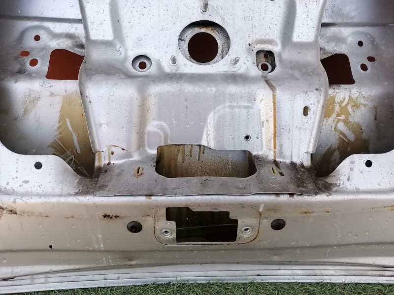 Duster №6 крышка багажника со стеклом деф