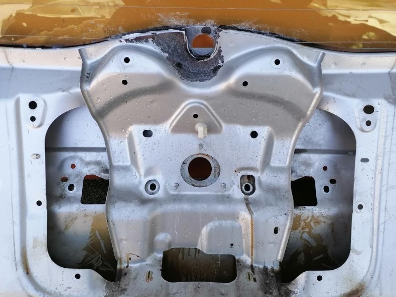 Duster №6 крышка багажника со стеклом деф