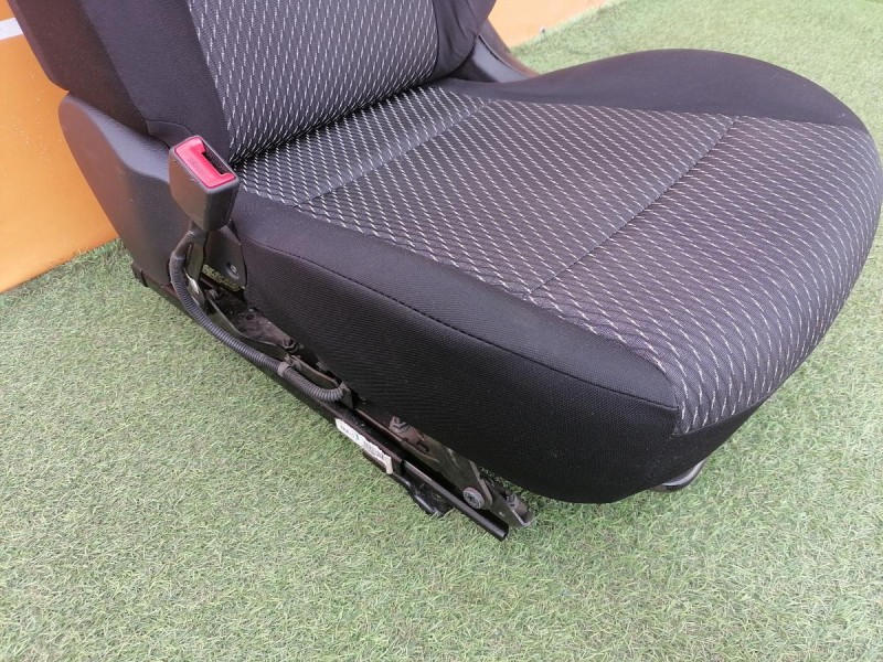 Rio 4 №1 сиденье левое правое к-кт