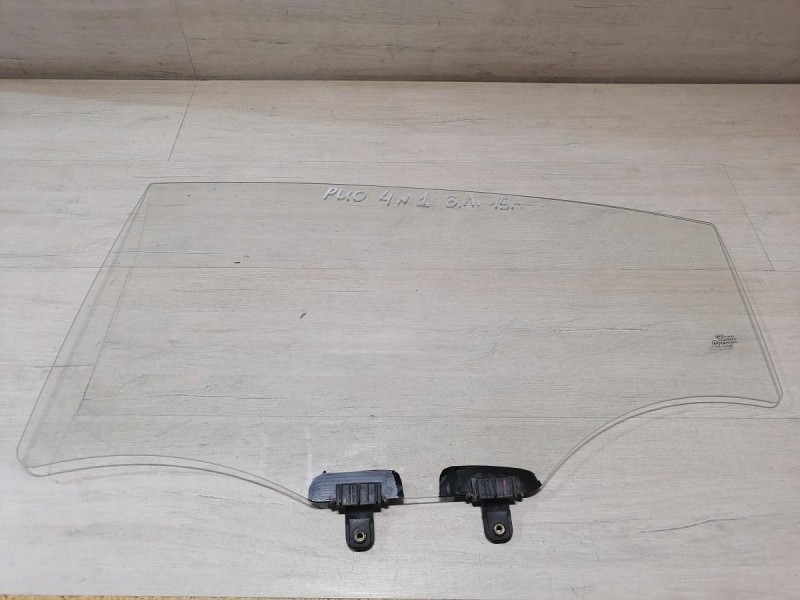 Rio 4 №1 стекло заднее левое 19