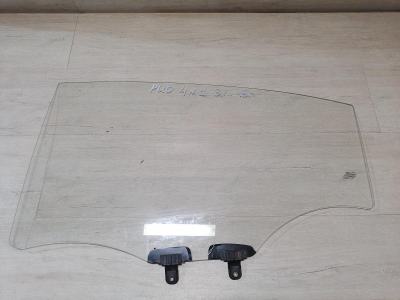 Rio 4 №1 стекло заднее левое 19