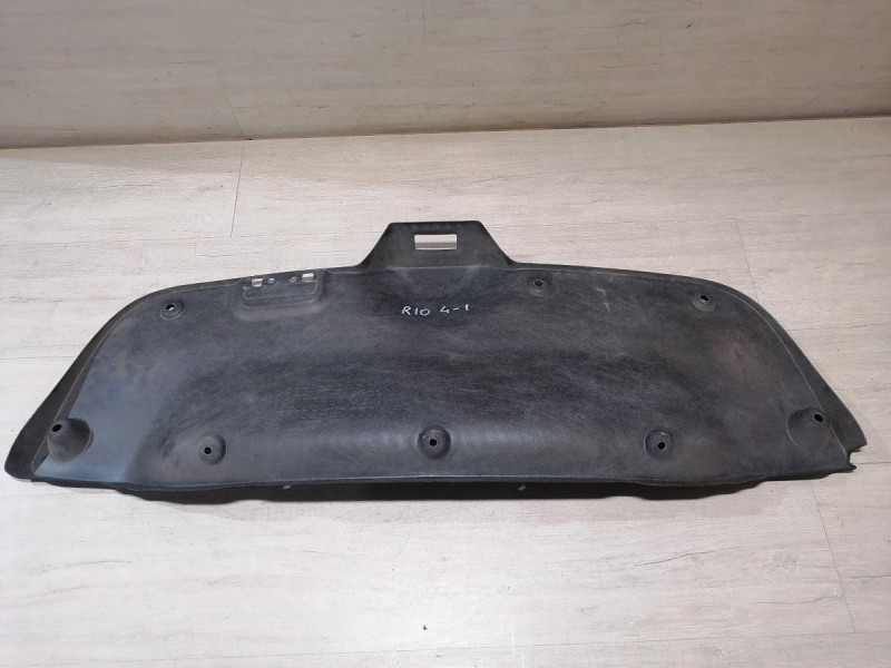 Rio 4 №1 обшивка крышки багажника