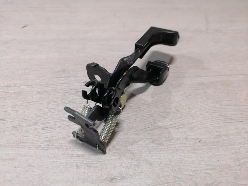 Rio 4 №1 ручка открывания багажника лючка бензобака