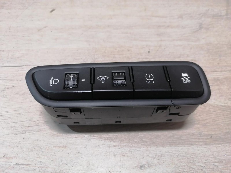 Rio 4 №1 блок кнопок торпедо