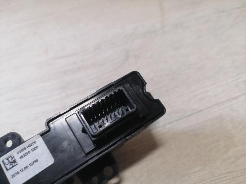 Rio 4 №1 блок кнопок подогрева сидений руля