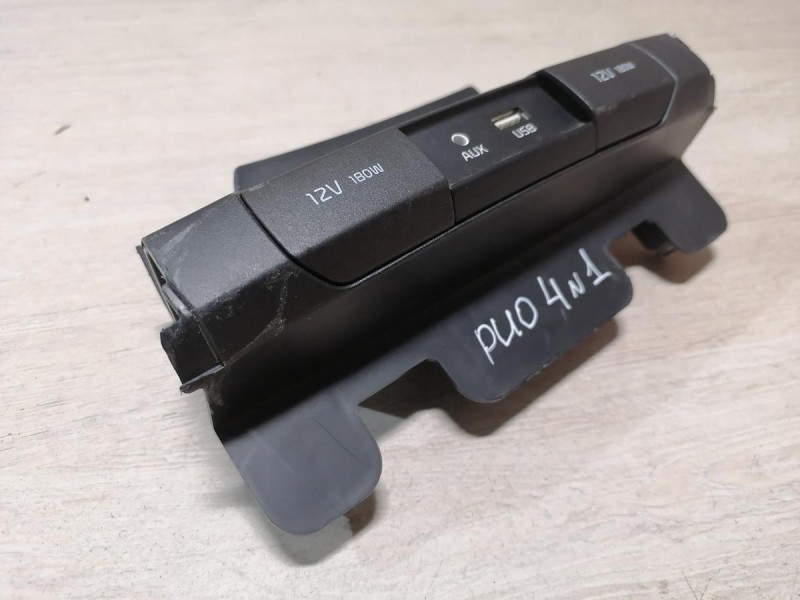 Rio 4 №1 блок усб аукс